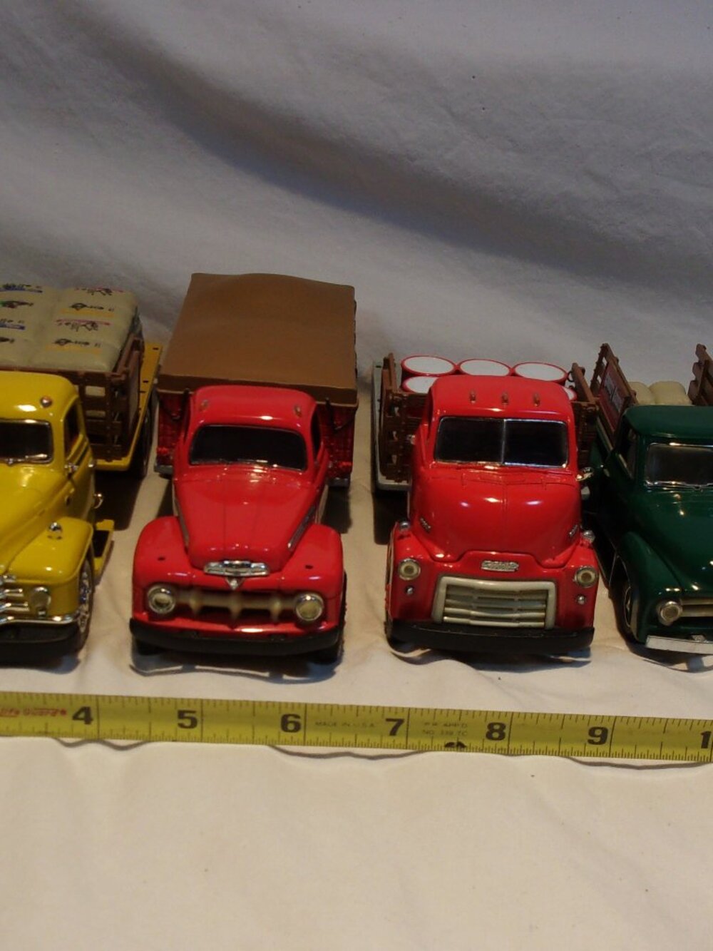 LOT OF FIRST GEAR TRUCKS-1952 GMC-1955 DIAMOND T-1951 FOD-1953 FORD PICKUP 1/34